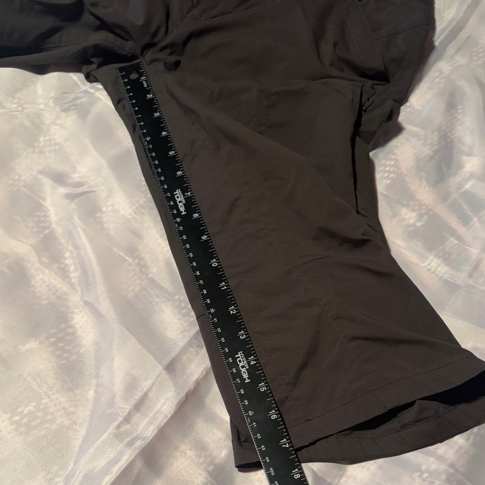 REI Women's Charcoal Capris -size 8 - Picture 5 of 8